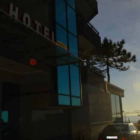 Hotel Ylli I Detit 4*