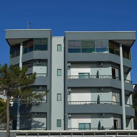 Ylli I Detit Hotel 4*